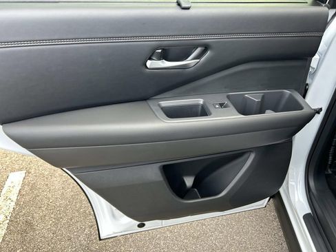 New 2026 Nissan Pathfinder Platinum AWD/4WD image 19