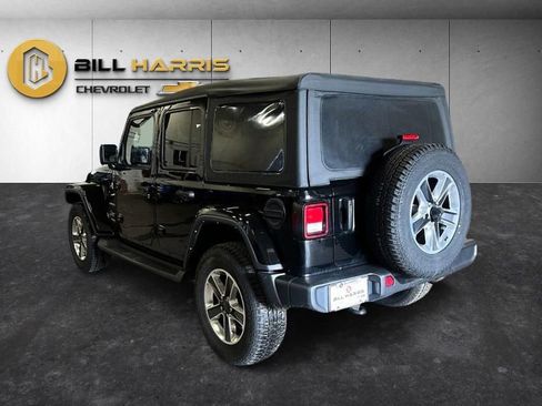 Used 2022 Jeep Wrangler Unlimited Sahara image 7
