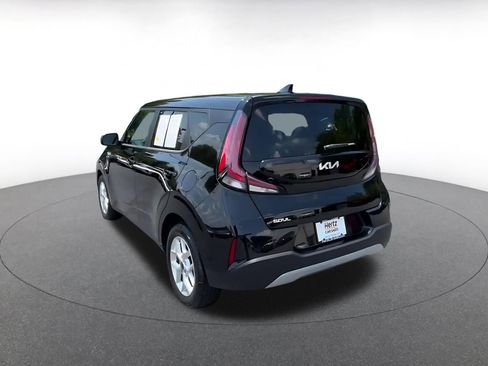 Used 2025 Kia Soul LX w/ LX Technology Package FWD image 11