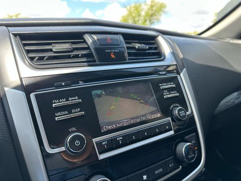 Used 2018 Nissan Altima 2.5 SL FWD image 13