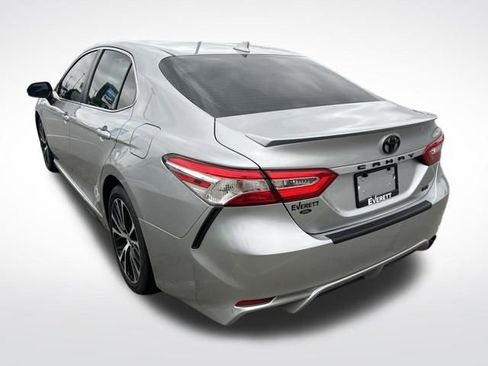 Used 2020 Toyota Camry SE FWD image 7