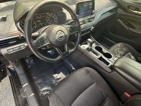 Used 2023 Nissan Altima 2.5 SV FWD image 24