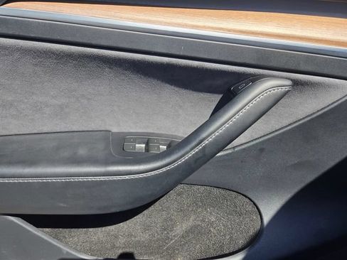 Used 2024 Tesla Model Y Long Range AWD/4WD image 14