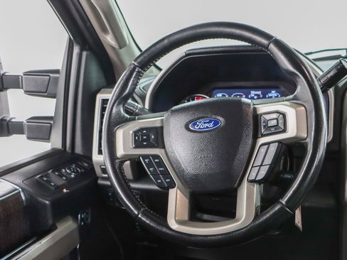 Used 2021 Ford F250 Lariat w/ Lariat Value Package AWD/4WD image 13