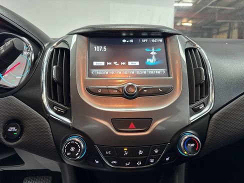 Used 2018 Chevrolet Cruze LT w/ Convenience Package image 16