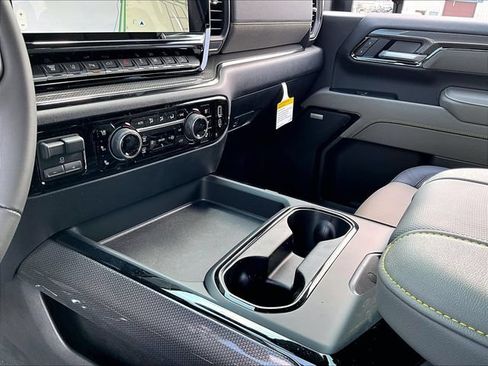 New 2026 Chevrolet Silverado 2500 ZR2 w/ LPO, Dark Essentials Package AWD/4WD image 13