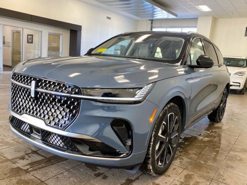 New 2026 Lincoln Nautilus Reserve image 4