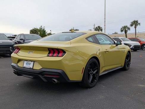 Used 2025 Ford Mustang GT RWD image 5