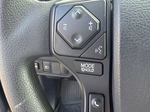 Used 2020 Toyota Tacoma SR AWD/4WD image 19