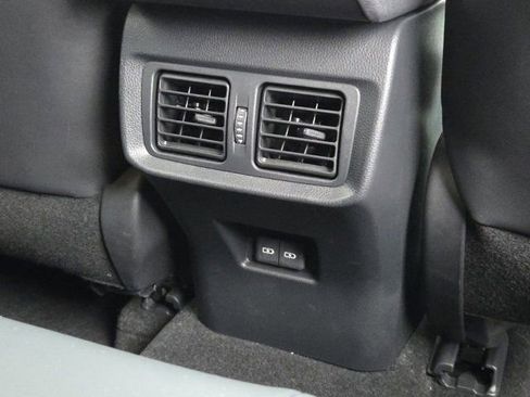 Used 2023 Toyota Venza XLE image 30