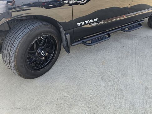 Used 2021 Nissan Titan S w/ S Utility Package image 9