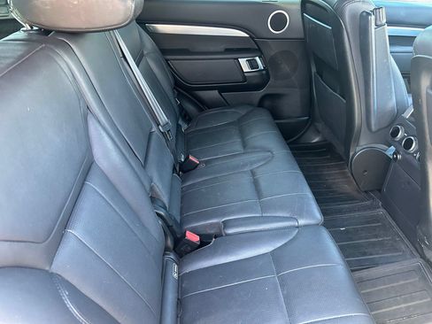 Used 2020 Land Rover Discovery Landmark AWD/4WD image 9