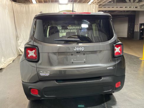 Used 2017 Jeep Renegade Latitude w/ Cold Weather Group AWD/4WD image 12