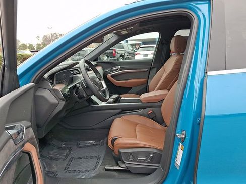 Used 2019 Audi e-tron Prestige image 17