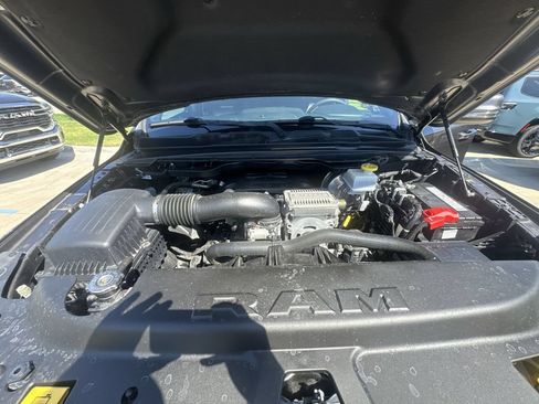 Used 2024 RAM 1500 Laramie AWD/4WD image 14