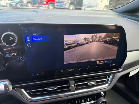 New 2026 Chevrolet Equinox EV LT image 12