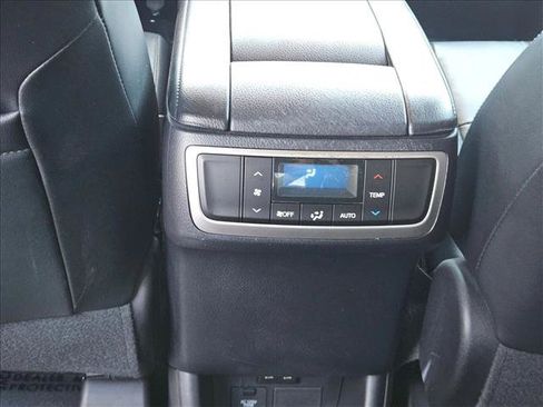 Used 2017 Toyota Highlander SE AWD/4WD image 22