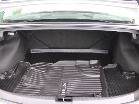 Used 2019 Acura ILX image 9