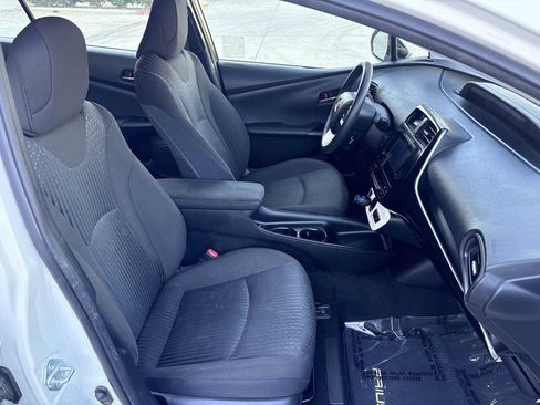 Used 2018 Toyota Prius Two w/ Prius Two Safety Plus Package FWD image 16