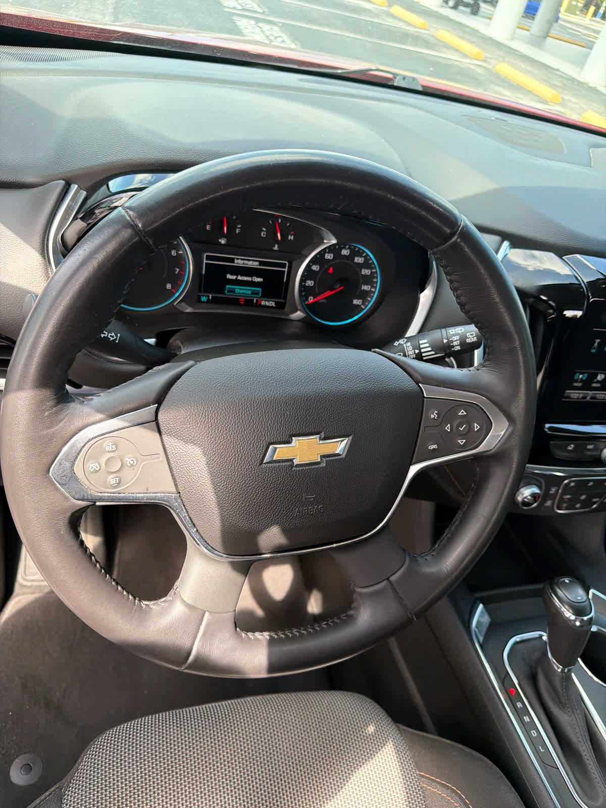 Used 2018 Chevrolet Traverse LT FWD image 32