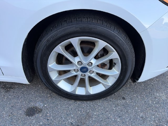 Used 2019 Ford Fusion SE FWD image 14