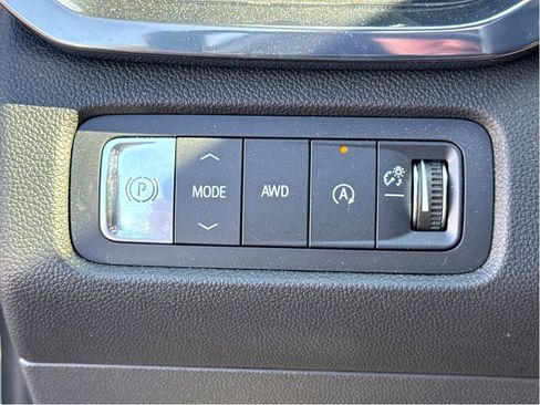 Used 2024 GMC Acadia AT4 w/ Super Cruise Package image 13