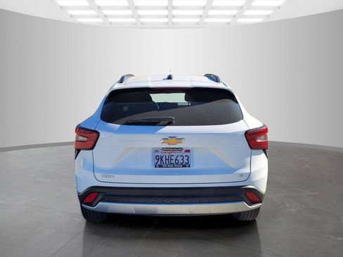 Used 2024 Chevrolet Trax LT w/ Driver Confidence Package FWD image 5