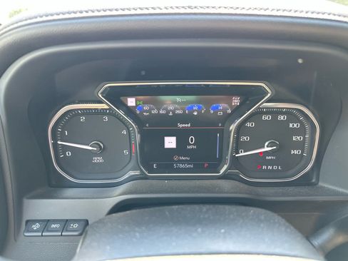 Used 2022 GMC Sierra 3500 Denali w/ Denali Black Diamond Edition AWD/4WD image 8