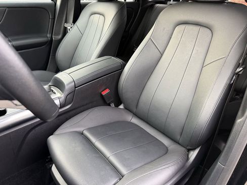 Used 2025 Mercedes-Benz GLA 250 250 4MATIC image 35