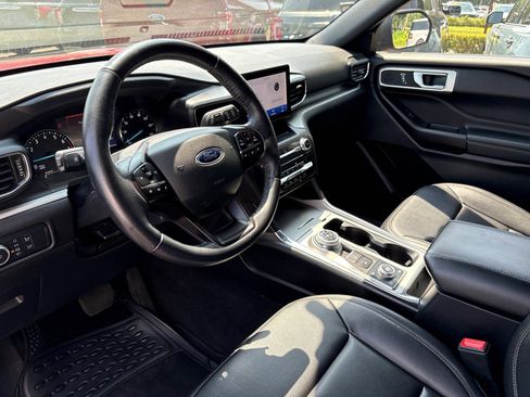 Used 2020 Ford Explorer XLT w/ Equipment Group 202A image 22