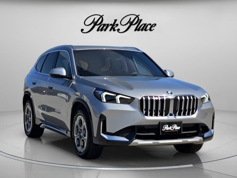 Used 2025 BMW X1 xDrive28i AWD/4WD image 4