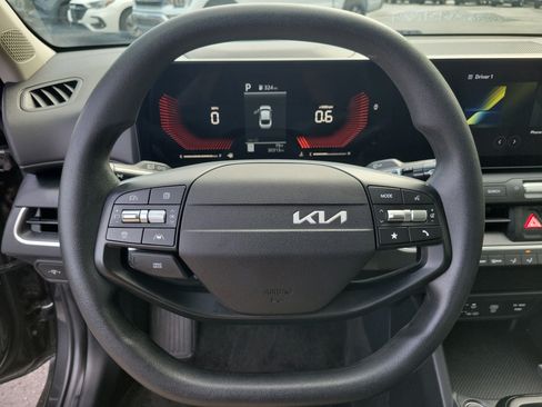 Used 2025 Kia K4 FWD image 24