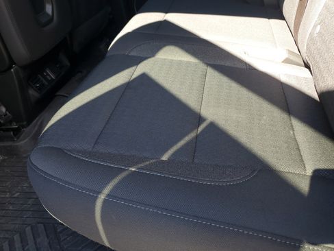 Used 2022 Chevrolet Silverado 1500 LT w/ Z71 Off-Road Package image 12