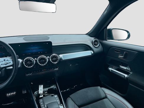 Used 2023 Mercedes-Benz EQB 300 4MATIC image 22