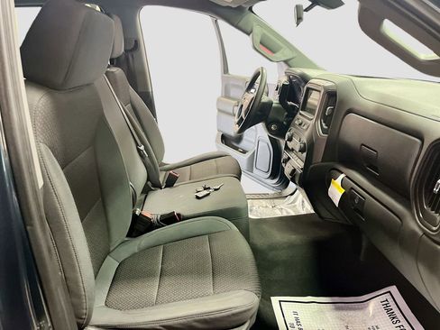 Used 2019 Chevrolet Silverado 1500 Custom w/ Custom Value Package image 27