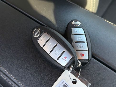 Used 2021 Nissan Rogue SV image 31