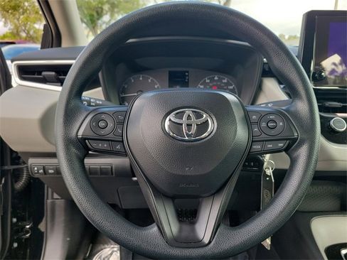Used 2025 Toyota Corolla LE image 15