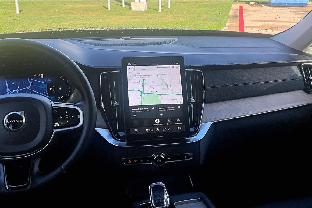 Certified 2026 Volvo XC90 B6 Plus AWD/4WD image 8