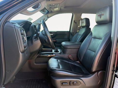 Used 2019 Chevrolet Silverado 1500 RST w/ All-Star Edition AWD/4WD image 2
