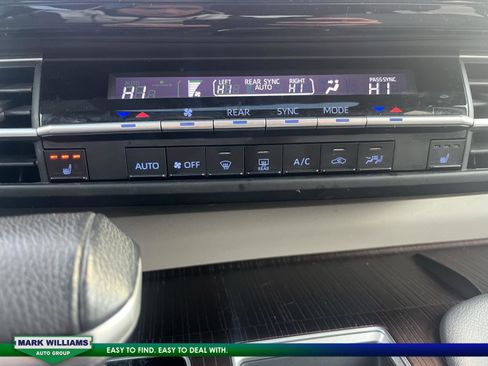 Used 2021 Toyota Sienna XLE image 18