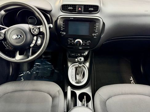 Used 2018 Kia Soul + image 18