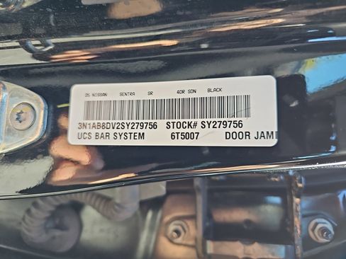 Used 2025 Nissan Sentra SR w/ SR Premium Package FWD image 11
