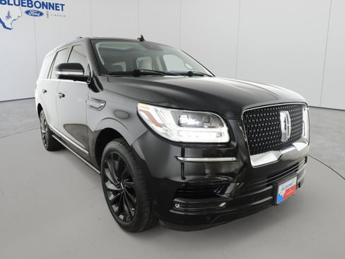 Used 2021 Lincoln Navigator Reserve AWD/4WD image 3