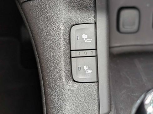 Used 2017 GMC Acadia SLT AWD/4WD image 32