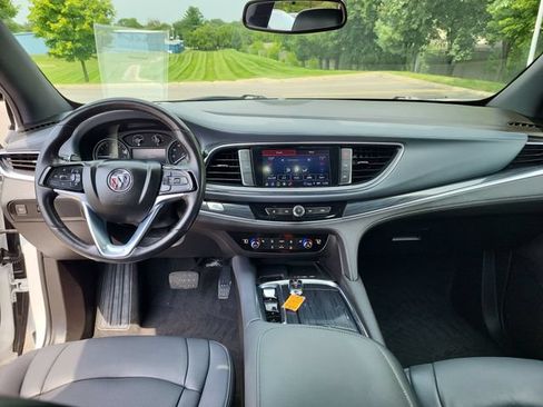 Used 2023 Buick Enclave Essence AWD/4WD image 17