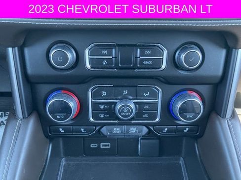 Used 2023 Chevrolet Suburban LT image 27