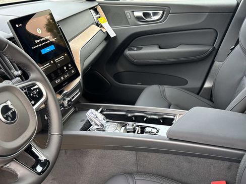 New 2026 Volvo XC60 B5 Plus w/ Climate Package image 18
