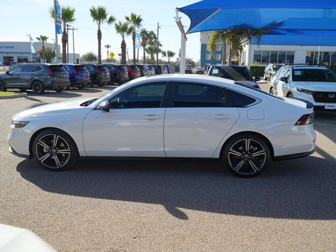 Used 2024 Honda Accord Sport image 9