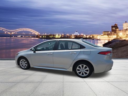 Used 2024 Toyota Corolla LE FWD image 3