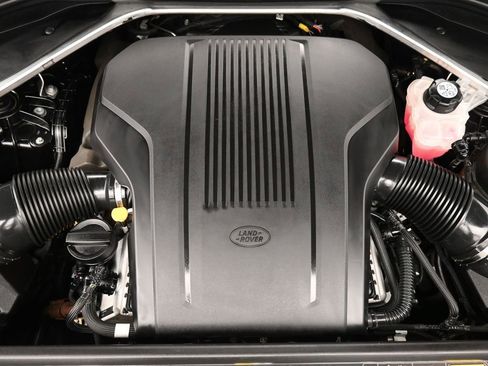 Used 2024 Land Rover Range Rover SE image 28